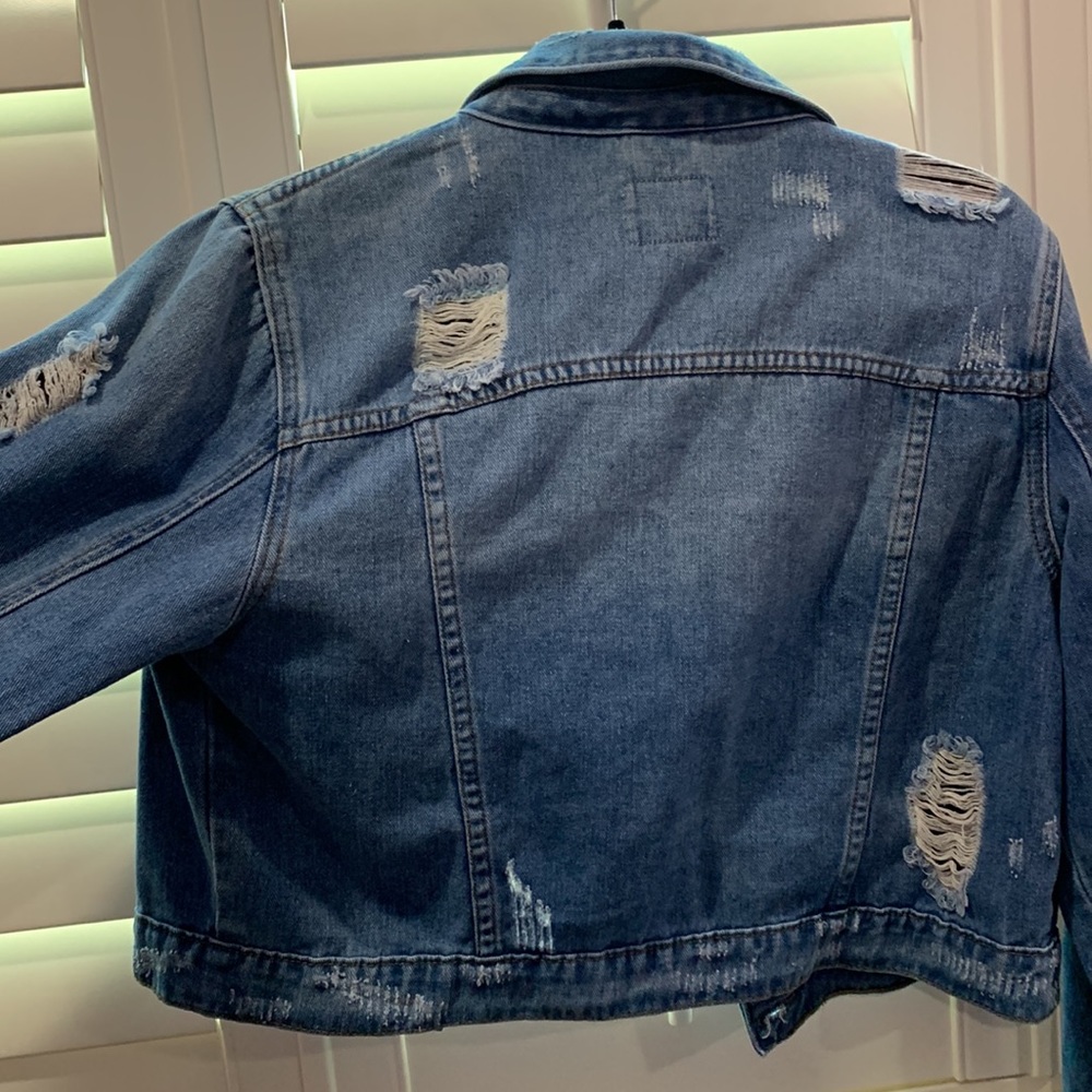 Light Washed Ripped Denim Jacket - Picture 4 of 6